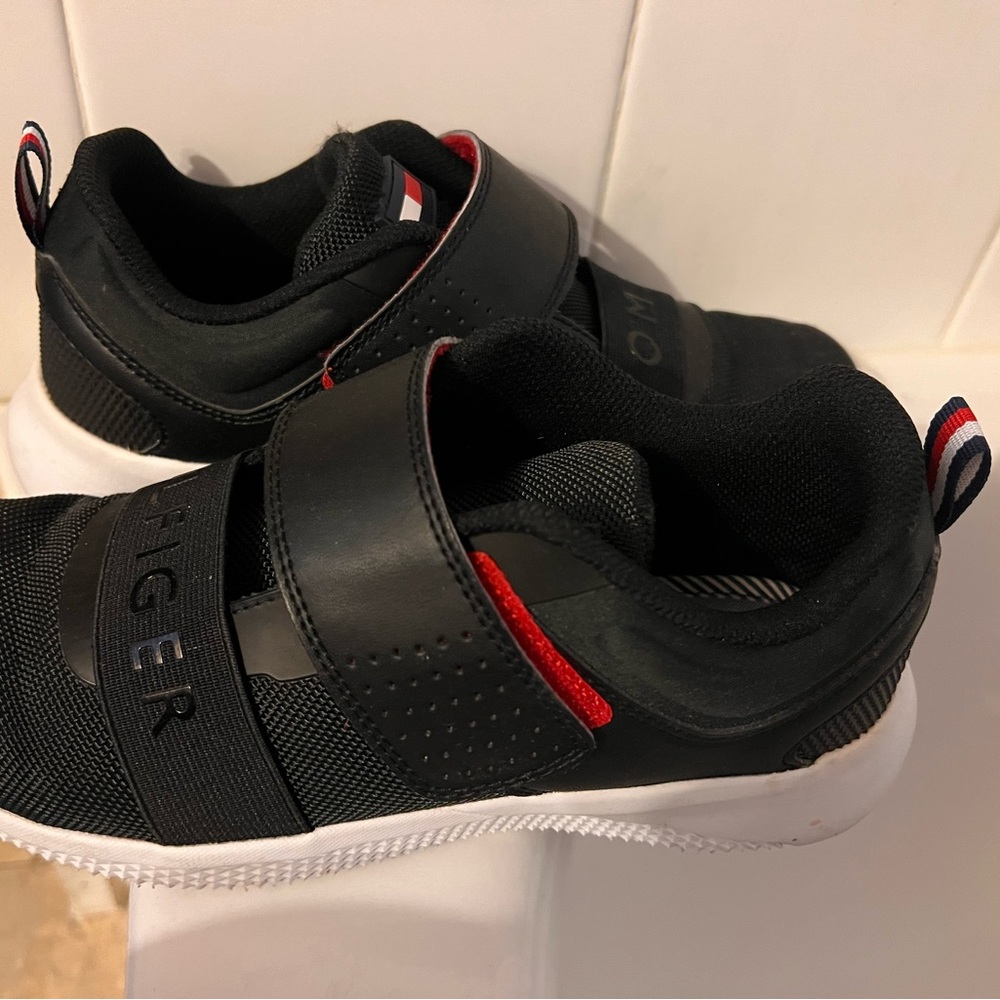 Big kid boys shoe size 5.